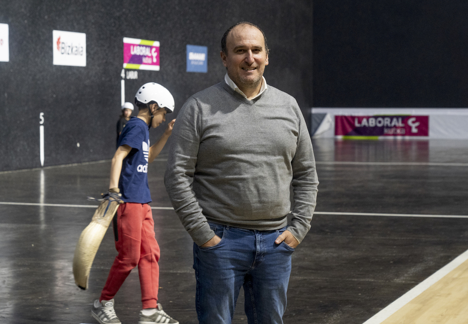 Gudiker Alberdi, Durango Jai Alai elkarteko presidentea.