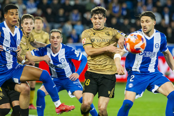 Facundo Garcés, en la imagen a la derecha, en el derbi ante la Real.