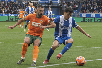Excepto al principio, Manu Sánchez ha mantenido a raya a Luis Rioja.