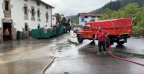 Uholdearen ondoren, garbiketa lanak Ormazitegi, Itsaso eta Gabiriko parte den Alegia auzoan