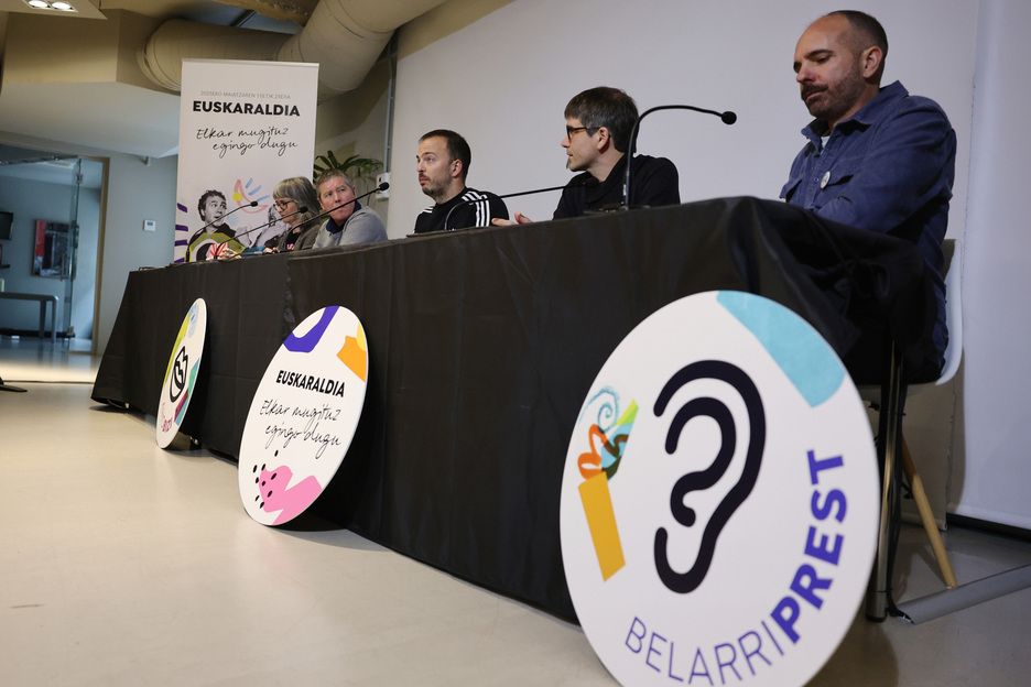 Euskaraldiaren lehen balorazioa egiteko prentsa agerraldia gauzatu dute, maiatzaren 26 honetako goizean, Bilbon. Euskaraldiaren lehen balorazioa egiteko prentsa agerraldia gauzatu dute, maiatzaren 26 honetako goizean, Bilbon.