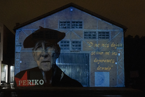 Acto artístico en recuerdo de Periko Solabarria en Lutxana